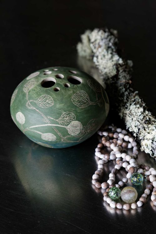 Vase "Pique-fleurs" Lunaria verte