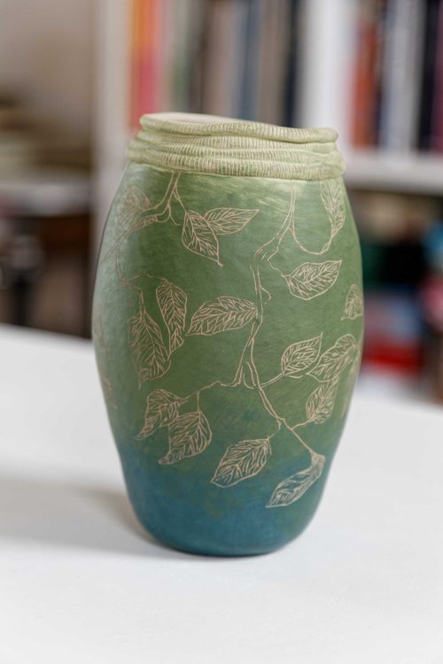 Vase aux feuilles vertes (moyen)