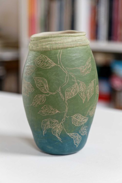 Vase aux feuilles vertes (moyen)